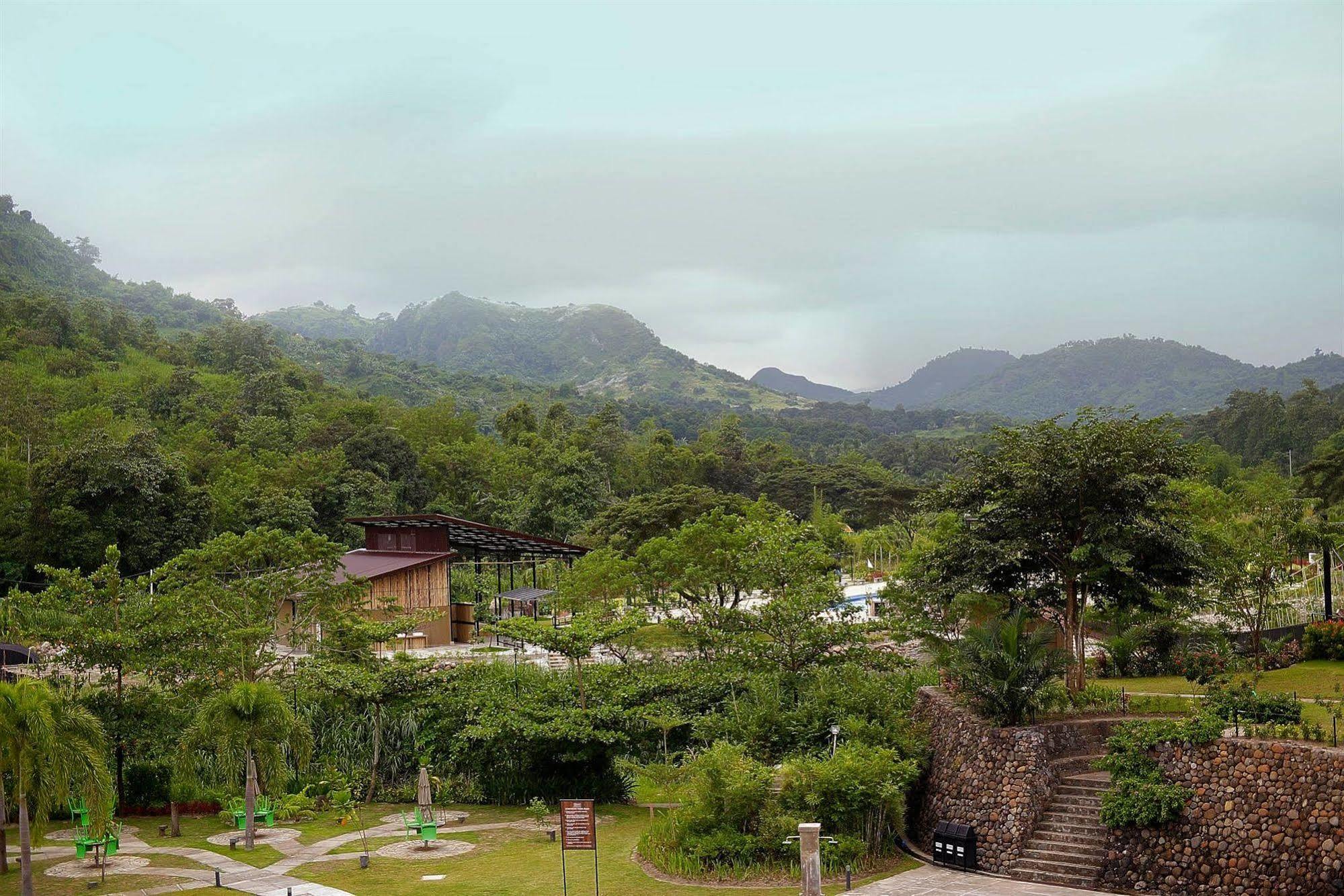 Green Canyon Leisure Farms Clark Field Εξωτερικό φωτογραφία